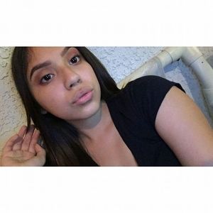 Meet your Posher, Ayla